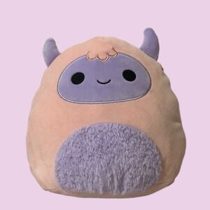 Squishmallow Ronalda Yeti Plush 11”